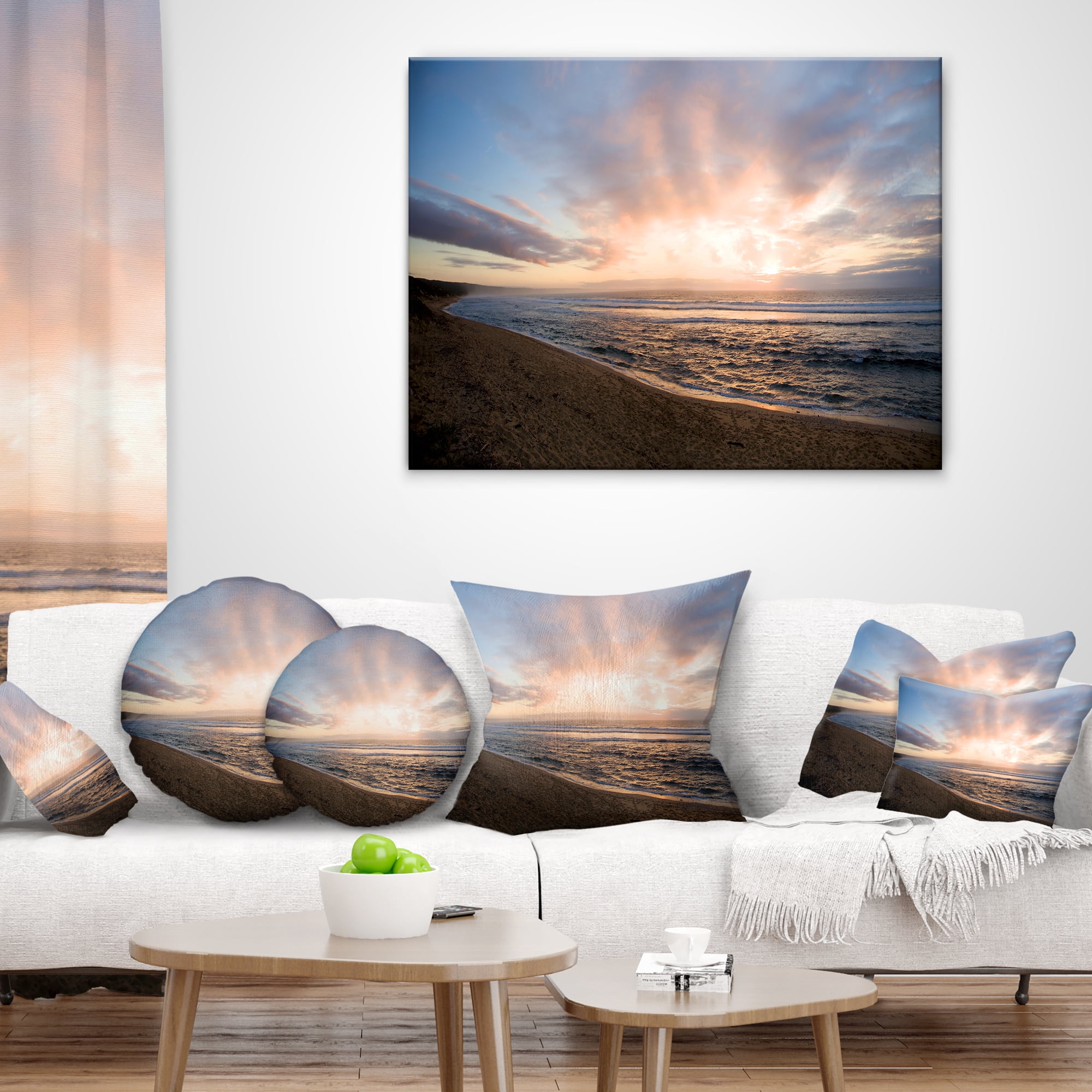 Designart Sunrise over Indian Ocean Waters - Seascape Throw Pillow - 18x18