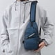 thumbnail image 1 of Bolso de pecho multifuncional para hombre bandolera - Mochila de hombro casual y moderna para actividades al aire libre - Nylon impermeable, 32x16x9cm - Correa ajustable, múltiples bolsillos, 1 of 3
