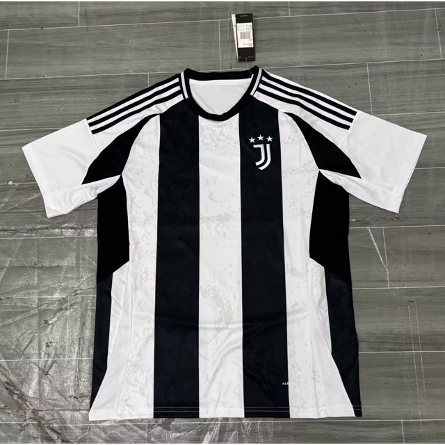 24-25 Juventus Home. Football Classic Jersey