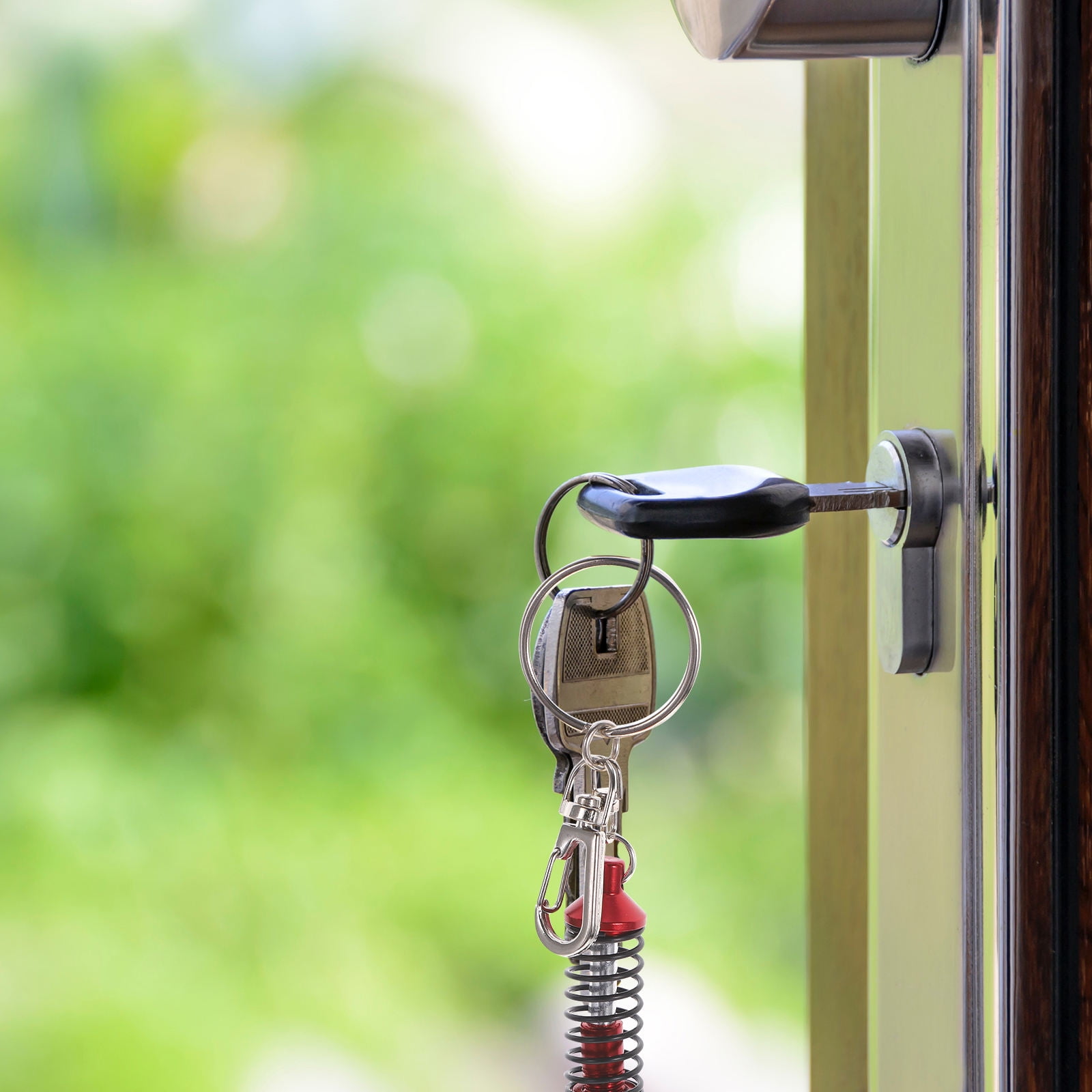 KONTONTY 2-Pack Red Key Holders with Stretchable Springs Aluminum Alloy Construction for Secure Key Storage