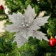 thumbnail image 4 of Adornos navideños para árbol de Navidad (1 unidad), flores artificiales de 34 x 28 x 28 cm, arreglos de tela para fiestas y bodas (plateado)., 4 of 8