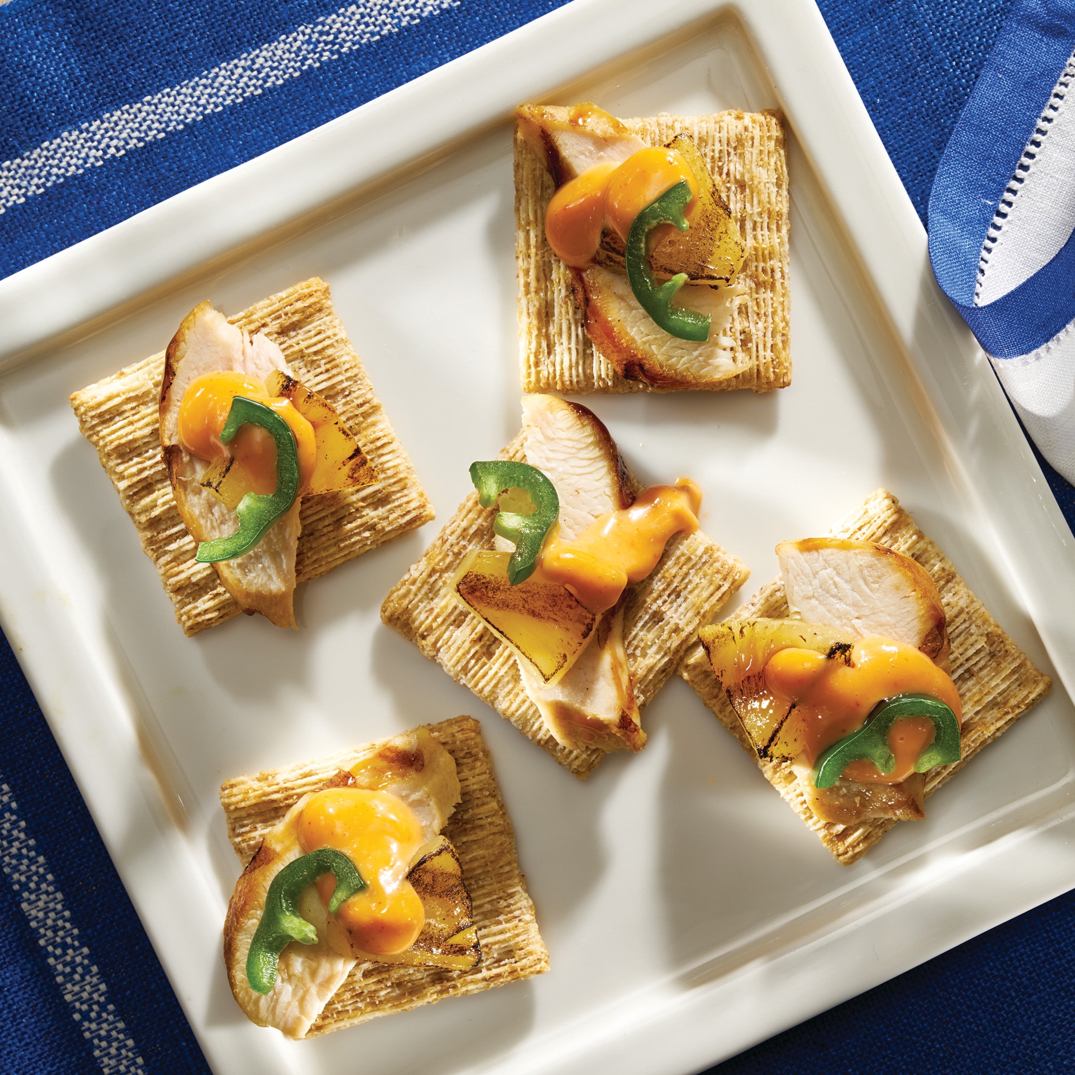 (3 pack) Triscuit Smoked Gouda Whole Grain Wheat Crackers, Lunch Snacks, Snack Crackers, 8.5 oz