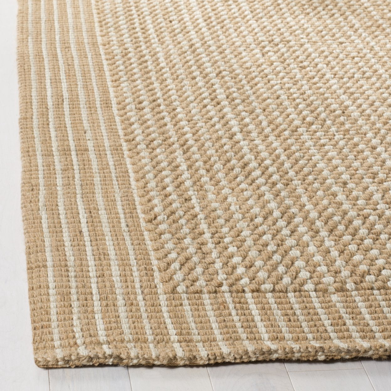 SAFAVIEH Natural Fiber Langston Geometric Jute Area Rug, Ivory/Beige, 2'6" x 4'