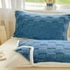 thumbnail image 4 of Funda de almohada de tafetán grueso | Funda de almohada cálida y suave con banda elástica | Toalla de almohada de poliéster de 50 x 80 cm para invierno y frío | Antiestática y lavable a máquina, 4 of 6