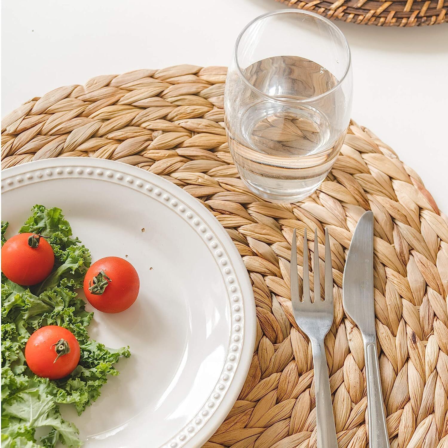 Round Woven Placemats Set of 4, Natural Water Hyacinth Place Mats, Boho Wicker Placemats, Table Mats for Dining Table (11.8 inch)