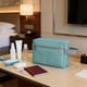 thumbnail image 1 of Bolsa de viaje impermeable de gran capacidad con múltiples compartimentos para cosméticos, artículos de aseo y accesorios, portátil y duradera para hombres y mujeres., 1 of 5