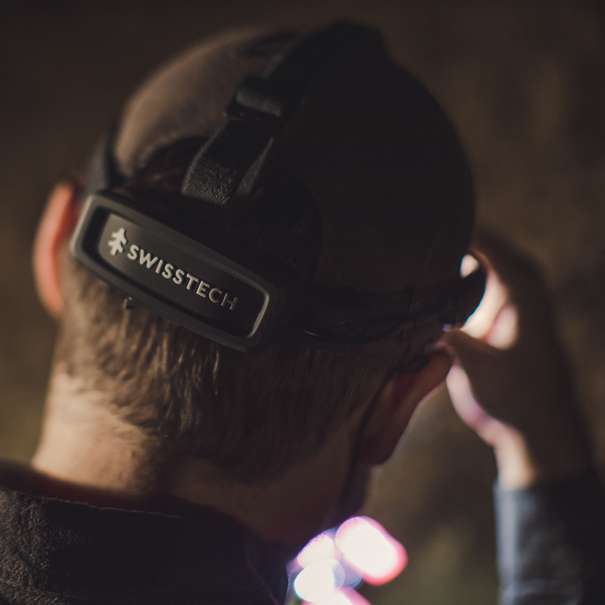 Swiss Tech Rechargeable Headlamp, 500 Lumens UV Tracker photo 8
