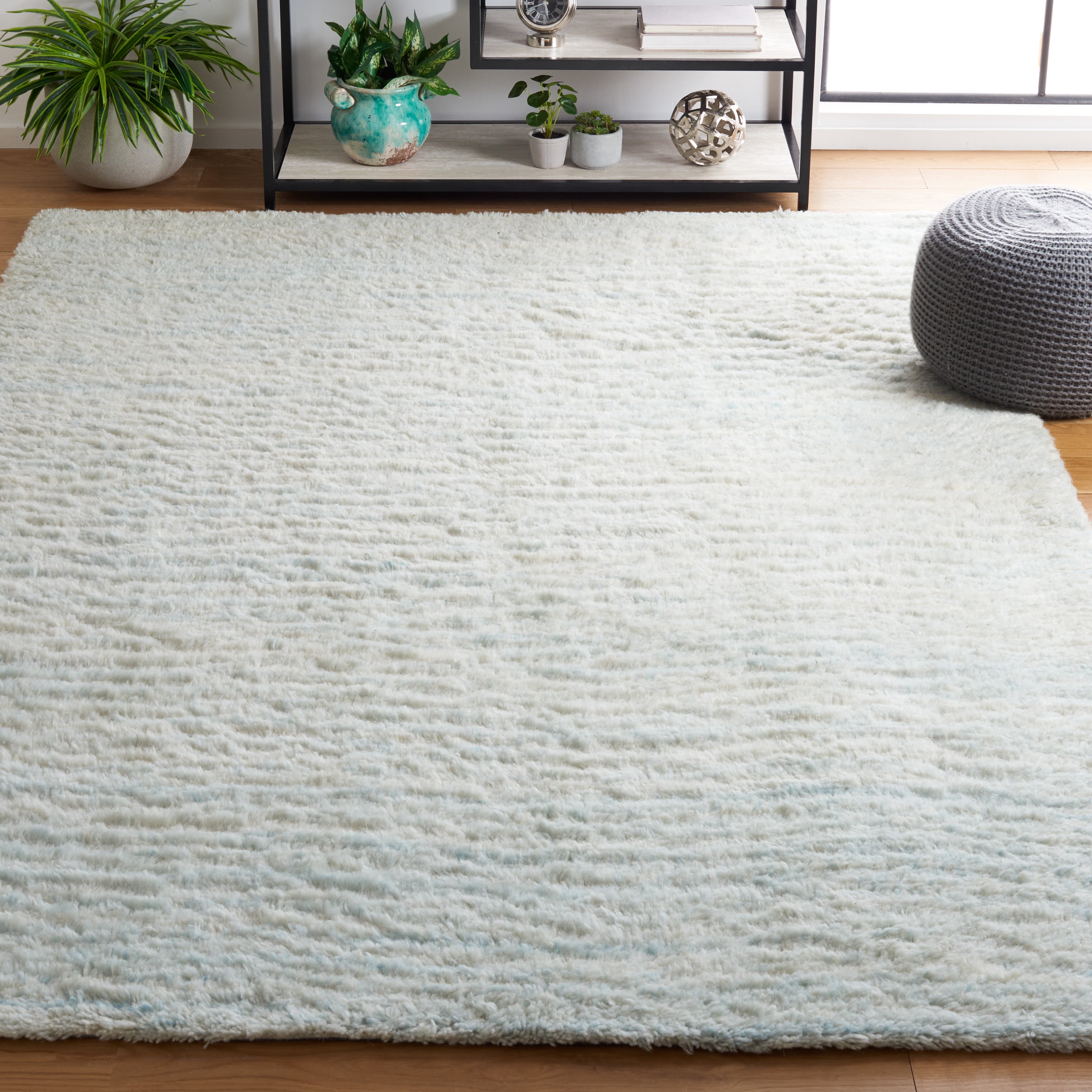 SAFAVIEH Casablanca Eugene Solid Area Rug, Light Blue, 5' x 8'