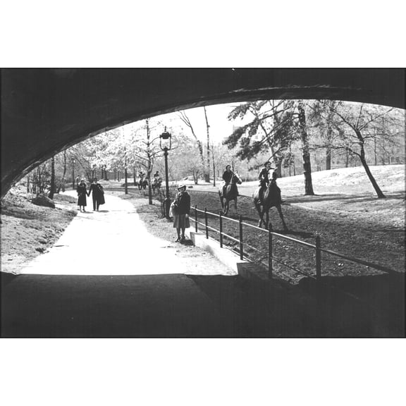 24"x36" Gallery Poster, Central Park - New York city, May, 1940