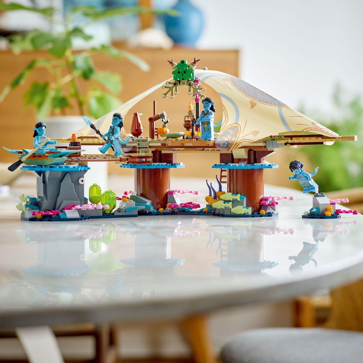 LEGO Avatar: The Way of Water Metkayina Reef Home 75578, Building Toy Set with Village, Canoe, Pandora Scenes, Neytiri and Tonowari Minifigures