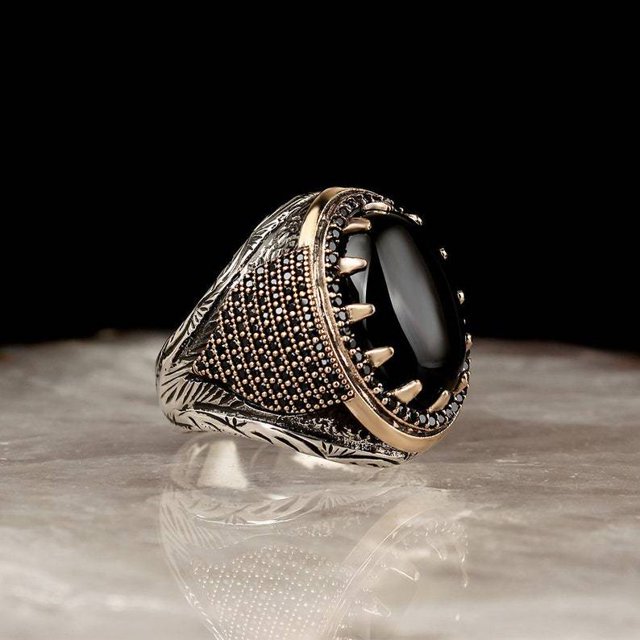 Anillo clásico con incrustaciones de piedra negra para hombre, anillos Punk de circón, joyería de lujo para boda, compromiso, moda