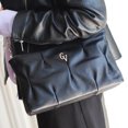 thumbnail image 2 of Bolso de piel Maily GUADALUPE VÁZQUEZ Negro con logo y herrajes color oro, 2 of 2