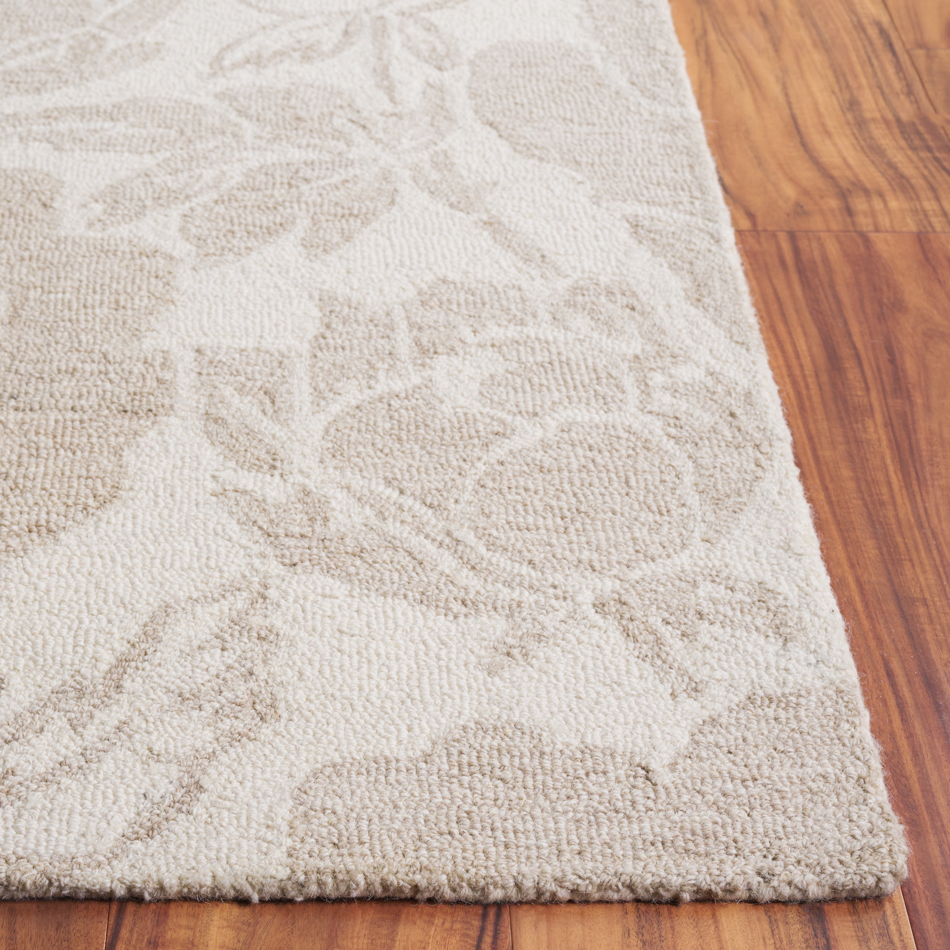 SAFAVIEH Jardin Tatjana Floral Area Rug, Ivory/Beige, 6' x 6' Square