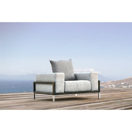 Nubis Outdoor Lounge Chair