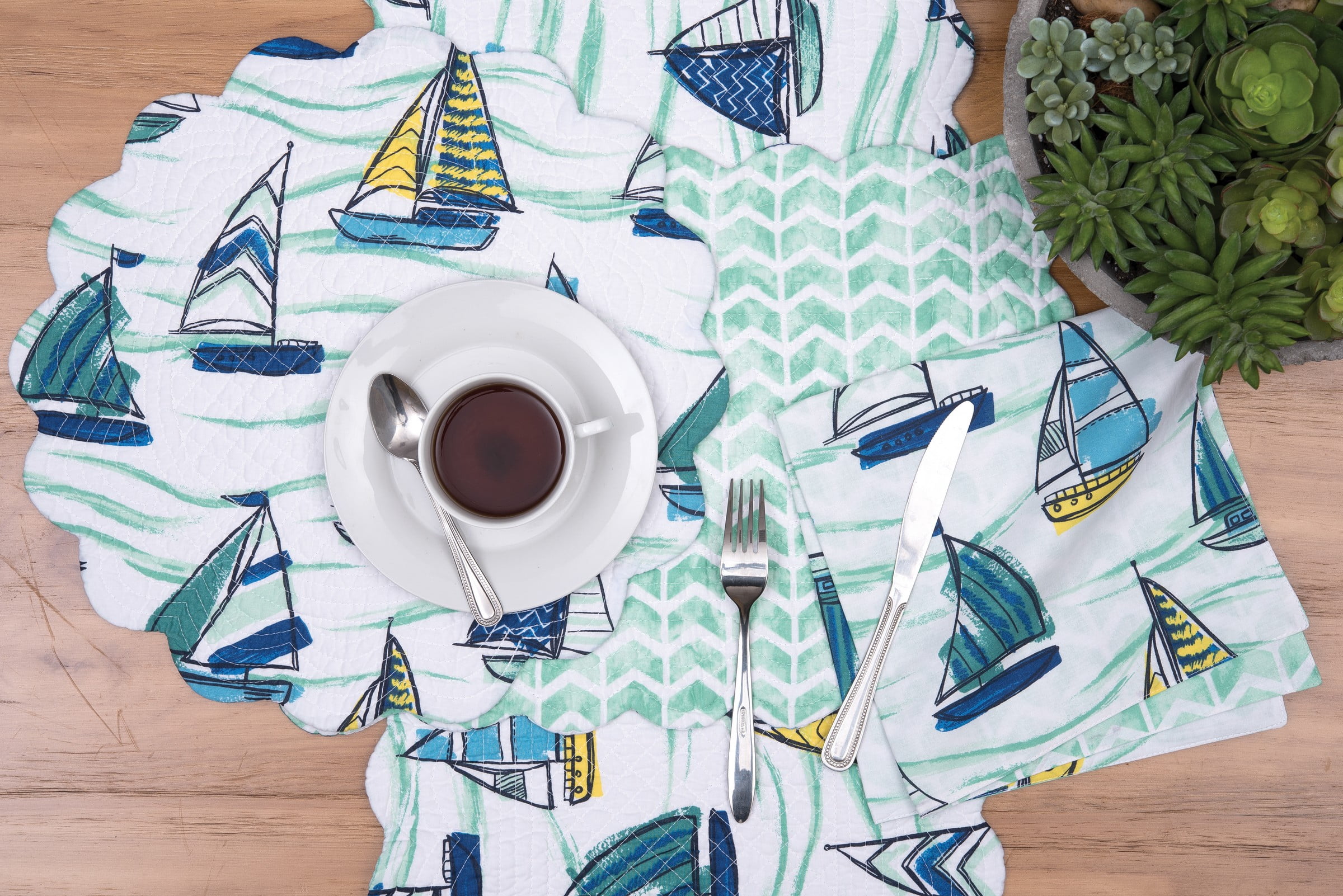 Dockside Cotton Quilted Round Reversible Placemats Set of 6, 17"