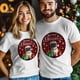 thumbnail image 4 of Camisetas gráficas informales de manga corta con diseño de perro Papá Noel y Feliz Navidad para hombre, 4 of 8