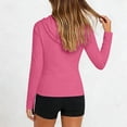 thumbnail image 4 of Camisetas de Cuello de Manga Larga para las Mujeres con Cremallera Frontal con Cintura Cinqueada, Protección Solar Upf, Agujeros Del Pulgar Y Tela de Rendimiento, 4 of 7