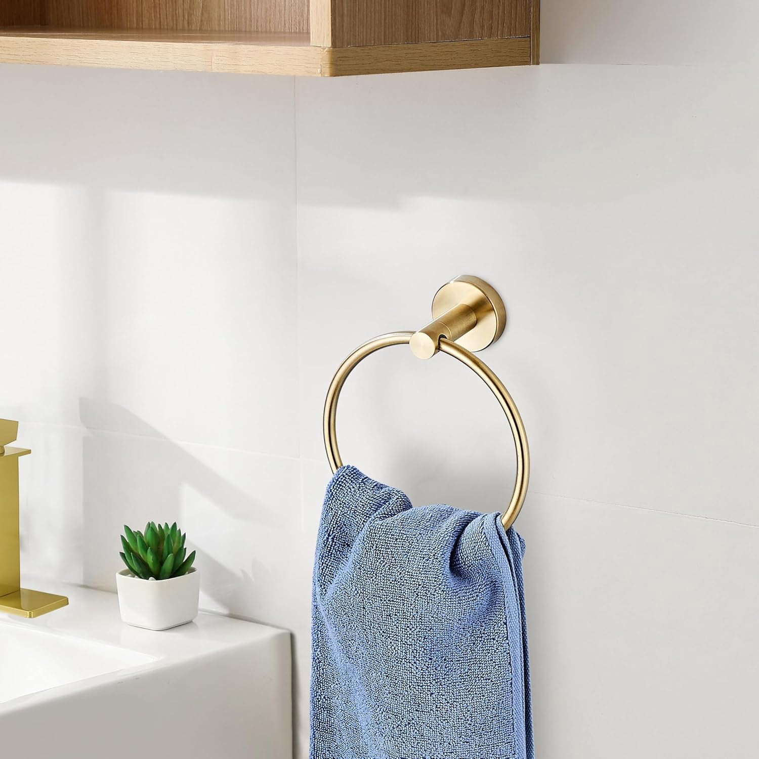 ABPETE Gold Toilet Paper Holder, Brushed Gold Towel Ring, Hand Towel Holder Toilet Paper Roll Holder Wall Mount Bathroom Accessories, Modern SUS 304 Stainless Steel Bathroom 2 Set