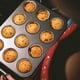 thumbnail image 4 of Uxcell Forros para Cupcakes Tazas de Cupcake Tamaño Estándar Forros para Muffins Papeles para Hornear Recubrimientos a Prueba de Grasa Negros, 4 of 6