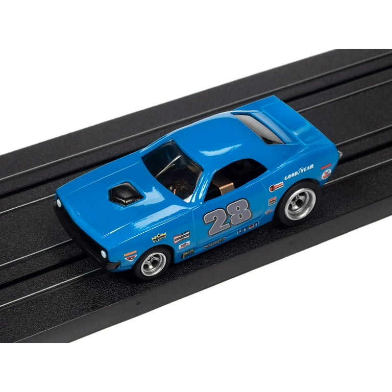 Auto World: CrossTrax Road Course - 9' Slot Car Race Set, 2
