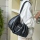 thumbnail image 4 of Bolso de axila de nube para mujer, monedero fruncido de cuero PU para comprador femenino (negro), 4 of 5