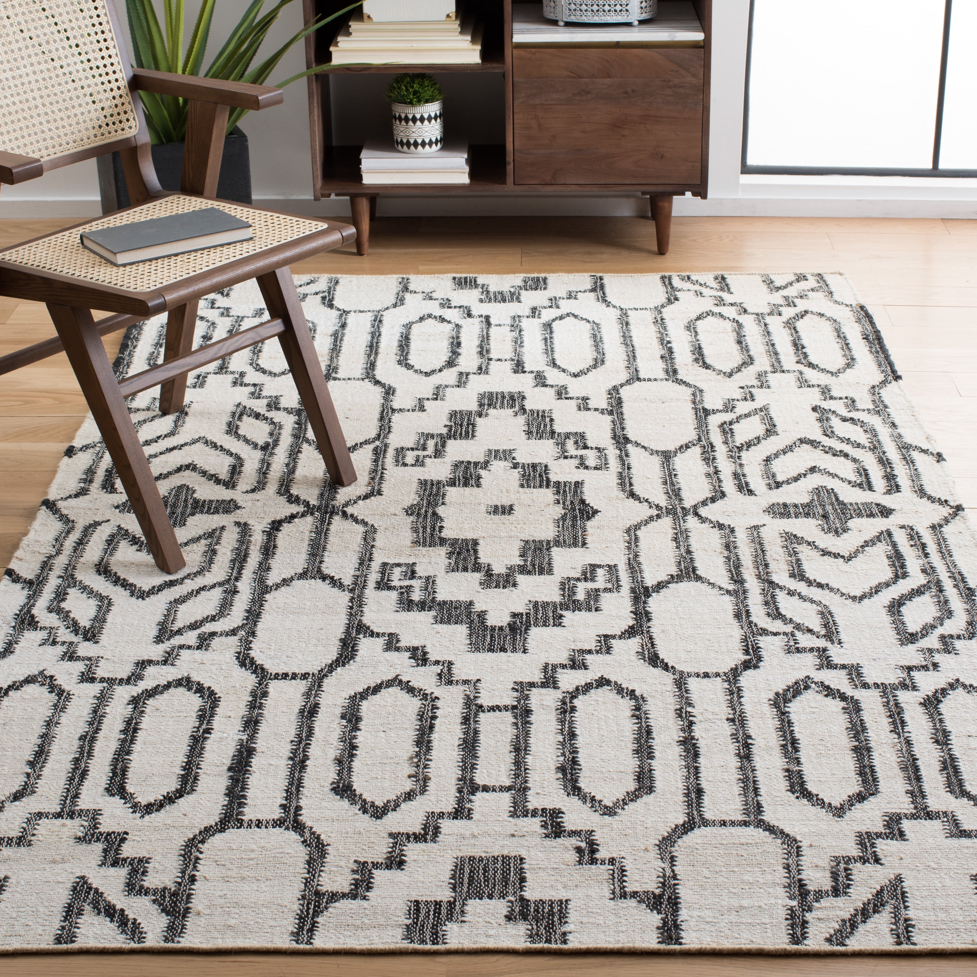 SAFAVIEH Natural Fiber Natalie Geometric Area Rug, Ivory/Black, 3' x 5'