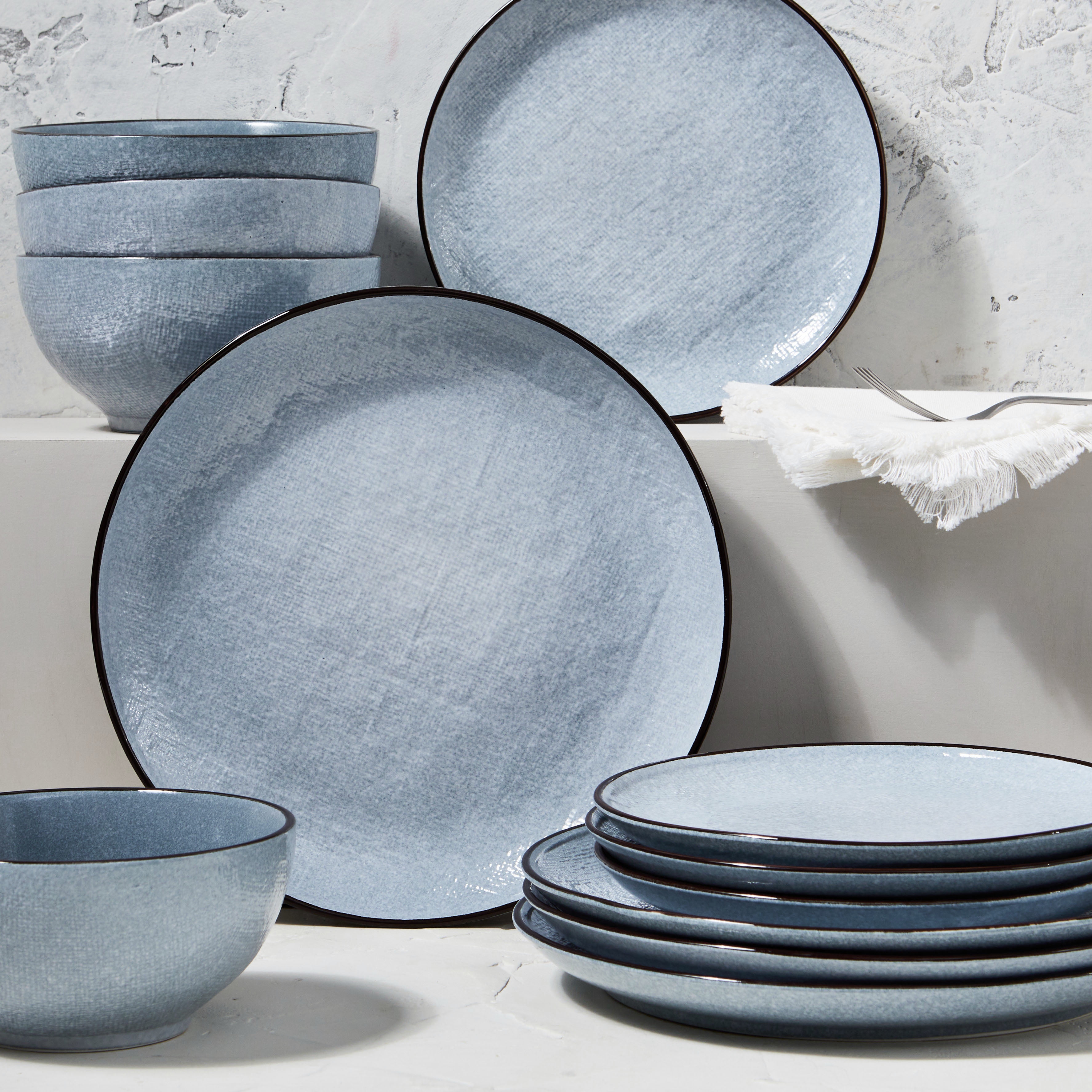 Better Homes & Gardens Denim Murphy Stoneware Dinner Plate, 10.7