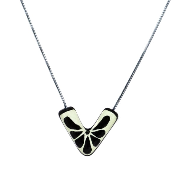 Collar V con cadena Alonso Luis Atala Estrella