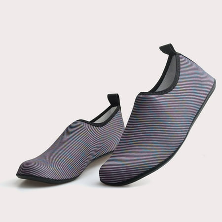 

2 pair Men s And Women s Same Rubber Bottom Printing Beach Swimming Socks Color Random