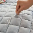 thumbnail image 5 of Colchón de cama plegable con bonitos dibujos animados para niños, colchoneta cálida y gruesa para el suelo, transpirable y agradable para la piel, cojín suave, 1 unidad, 5 of 5