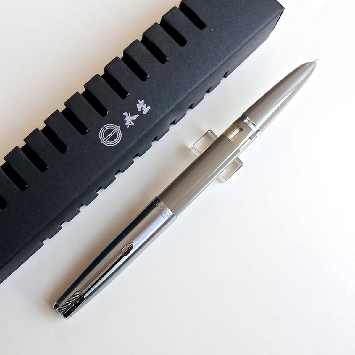 1 x Fountain Pen , esin Body Steel Push Cap Vacumatic Fountain Pen F Nib 0.5MM With Ink Window