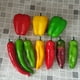 thumbnail image 3 of 10 chiles artificiales de imitación para decoración de mesa, escaparate, escaparate, manualidades realistas, accesorios fotográficos de verduras falsas, decoración del hogar (estilo mixto), 3 of 5