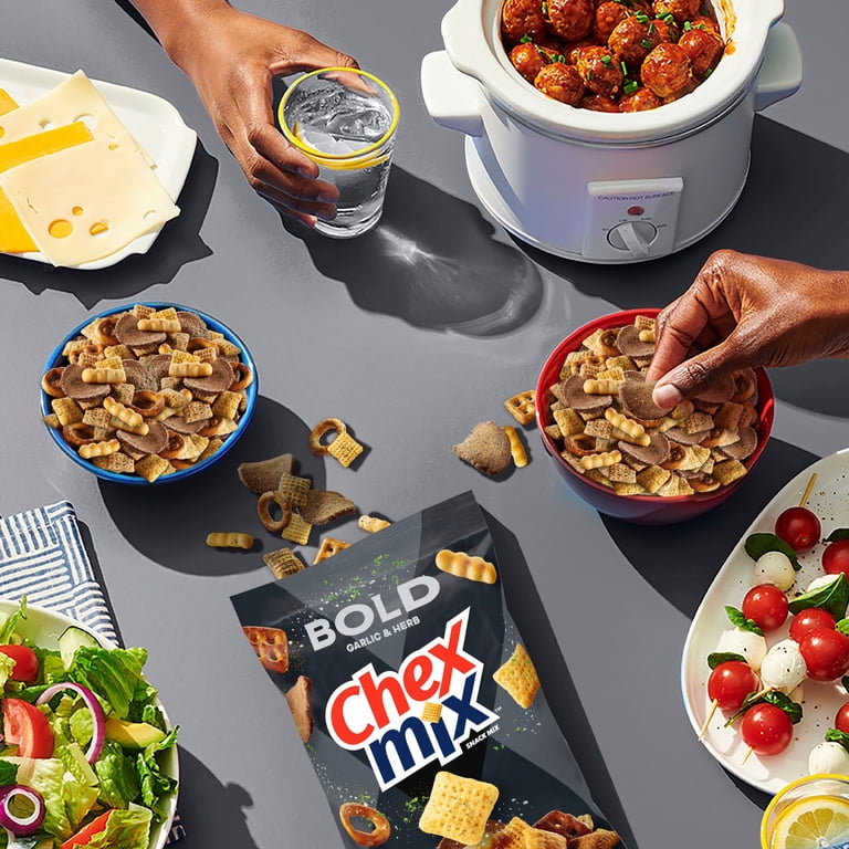 Chex Mix Bold Party Blend Savory Snack Mix, Tailgate Size, 31 oz