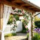 thumbnail image 4 of Guirnalda de Enredaderas de Rosas Artificiales de 180 cm, Decoración Colgante de Flores Falsas con Hojas Verdes para Bodas, Jardines, Uso en Interiores y Exteriores, 4 of 6