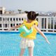 thumbnail image 4 of Flotadores Inflables para Piscina Bling Bling Anillo de Natación Inflable para Niños Pequeño Dinosaurio Amarillo, 4 of 12