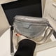 thumbnail image 1 of Bolso de pecho para mujer Bolso de mano con patrón de cocodrilo de PU Bolso de cinturón de color sólido (Plata) Ndcxsfigh Para Estrenar, 1 of 4