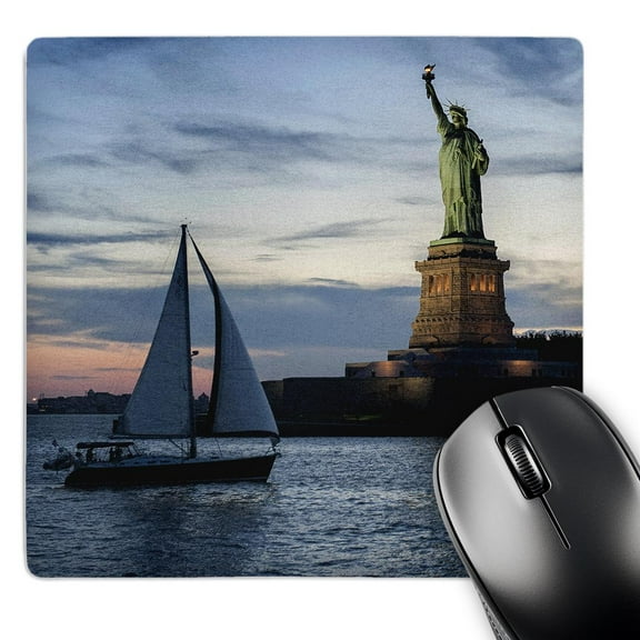 3dRose, Sailing by the Statue of Liberty, MousePad