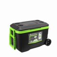 thumbnail image 3 of Hielera Hartplas Everest Adventure 52Qt con Ruedas | 80 Latas, 5 Días de Hielo, Color Negro/Verde, 3 of 5