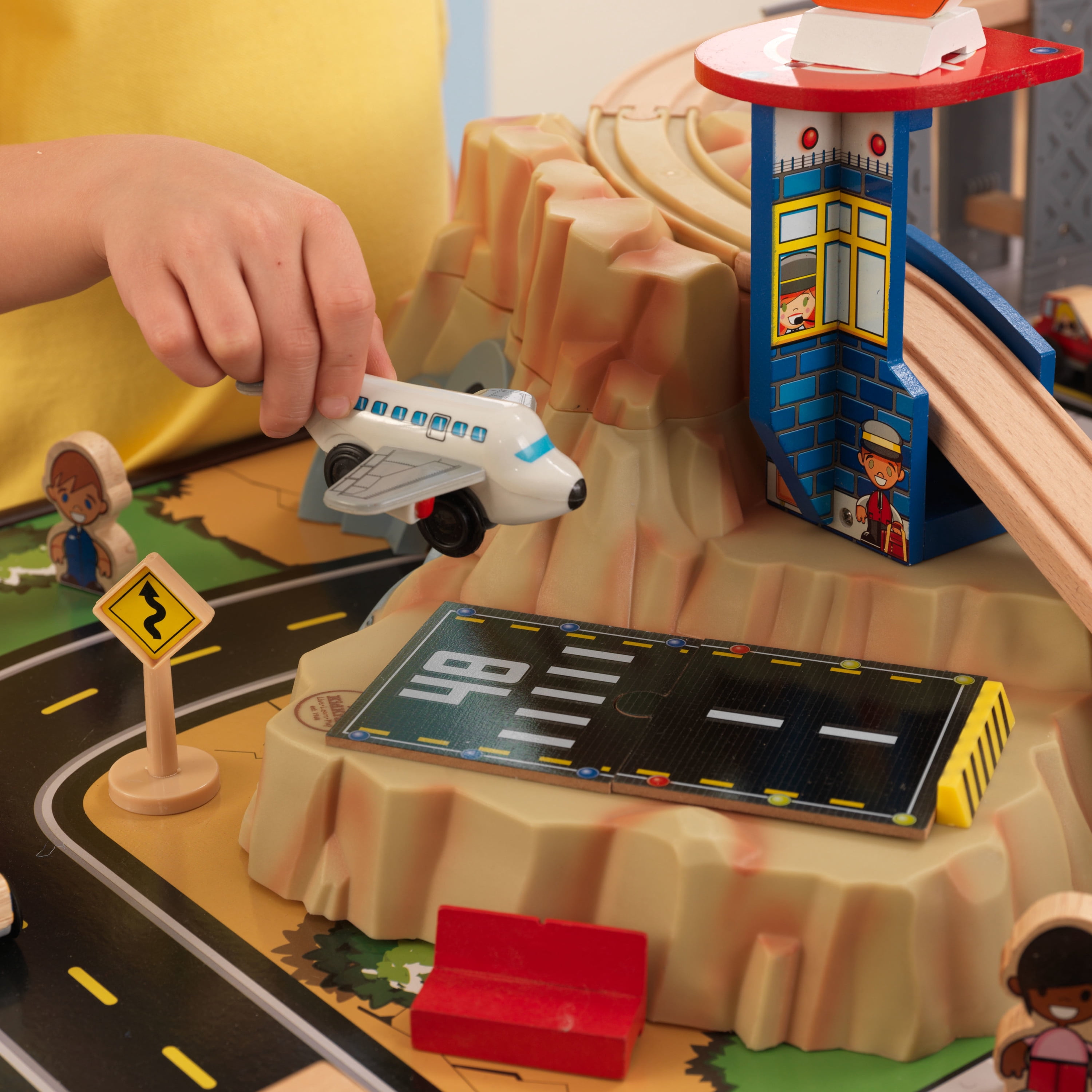 KidKraft Metropolis Wooden Train Set & Table with 100 Pieces and Storage Drawer, Espresso