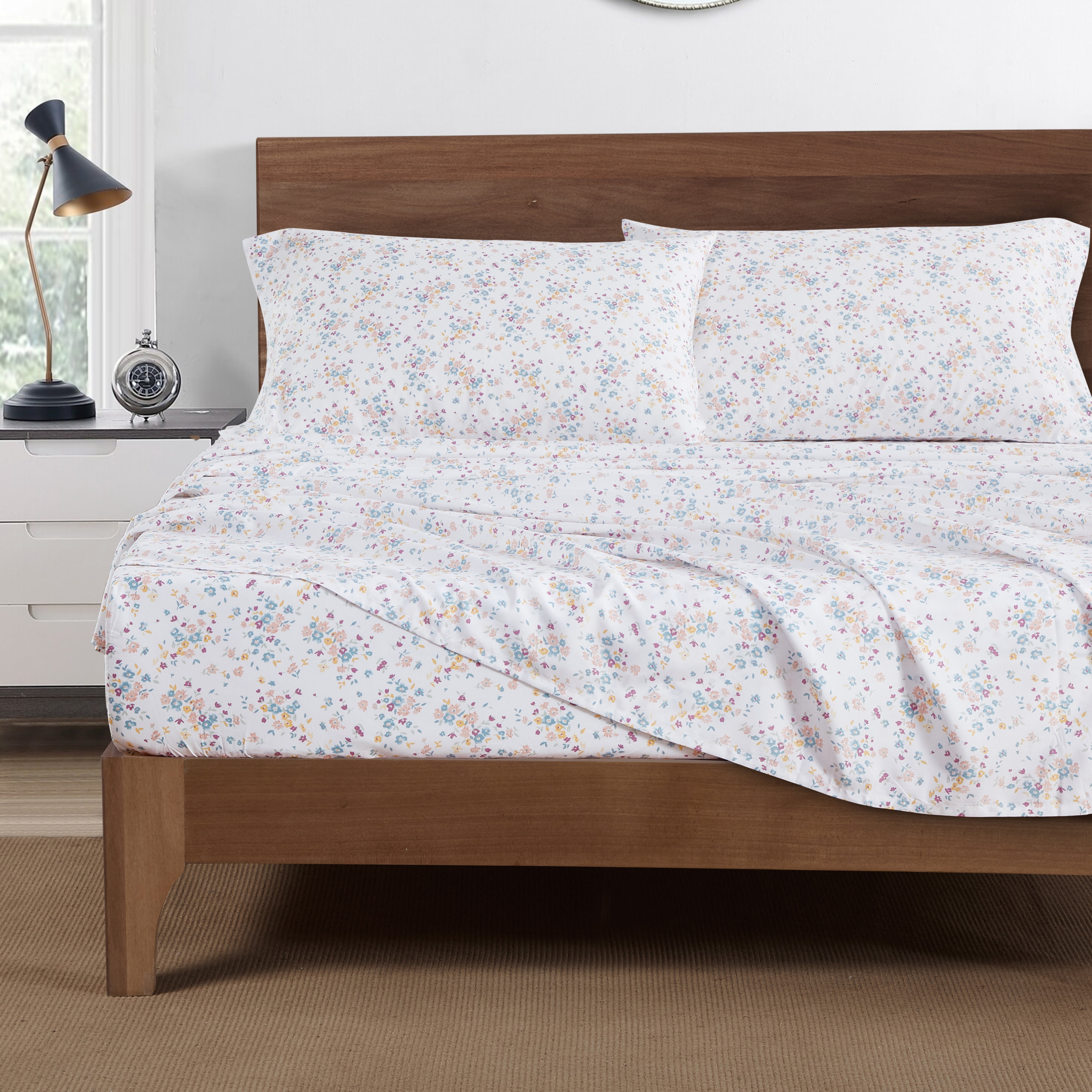 Mainstays Super Soft Brushed Microfiber Bed Sheet Set, King, White Floral, 4 Piece