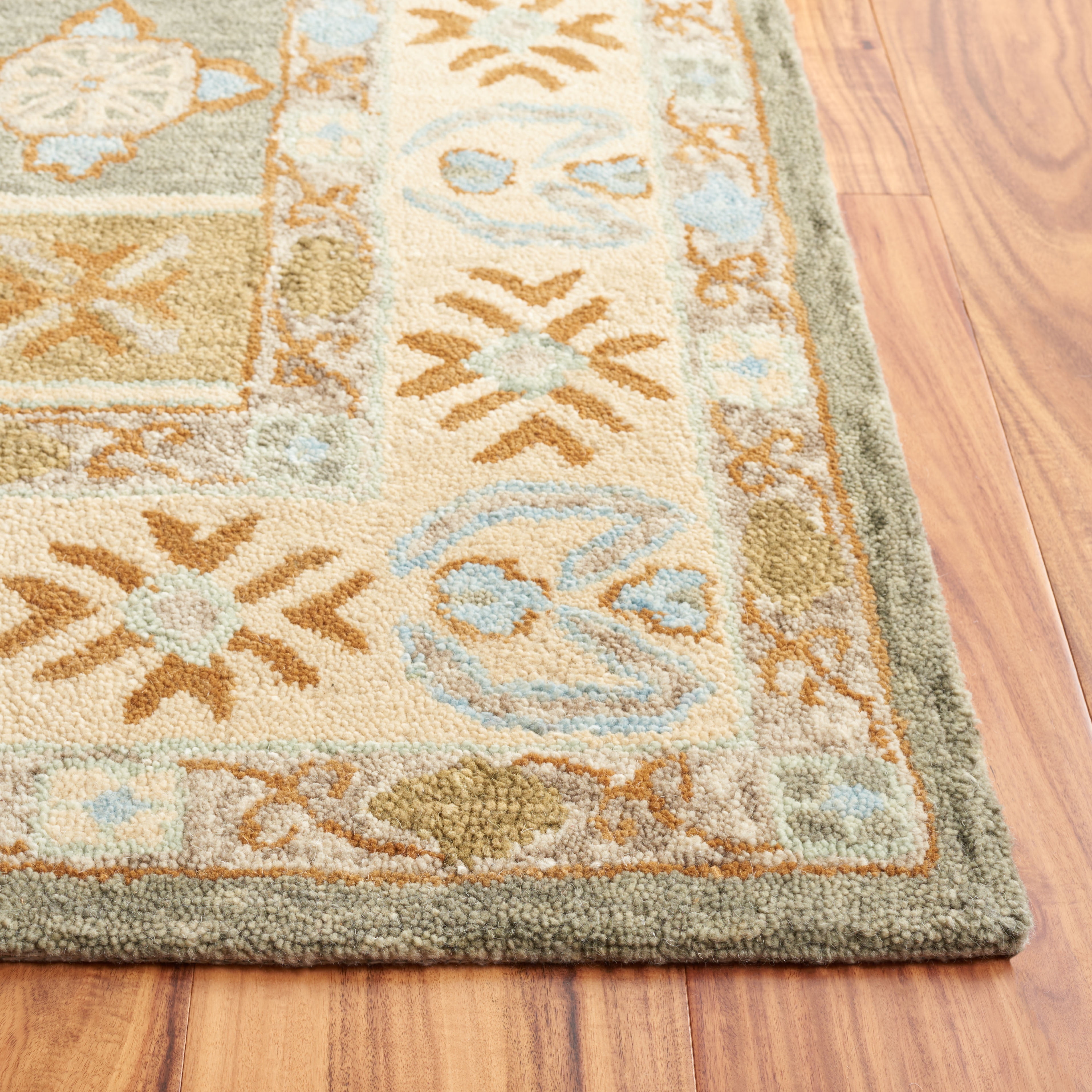 SAFAVIEH Heritage Devon Oriental Area Rug, Ivory/Light Blue, 4' x 6'