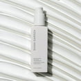 thumbnail image 3 of Crema hidratante SHANI DARDEN Weightless sin aceite con ácido hialurónico, 3 of 5