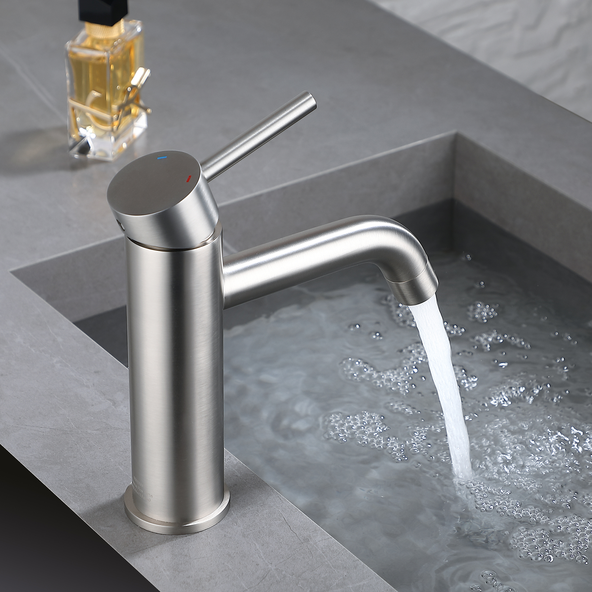 Single Hole Bathroom Sink Faucet, Lever Handle Solid Brass Basin Faucet