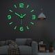 thumbnail image 2 of Reloj mural luminoso DIY a la moda para diseño para el salón, pegatinas de reloj europeas, relojes con espejo acrílico, reloj de cuarzo decorativo para el hogar, 2 of 5