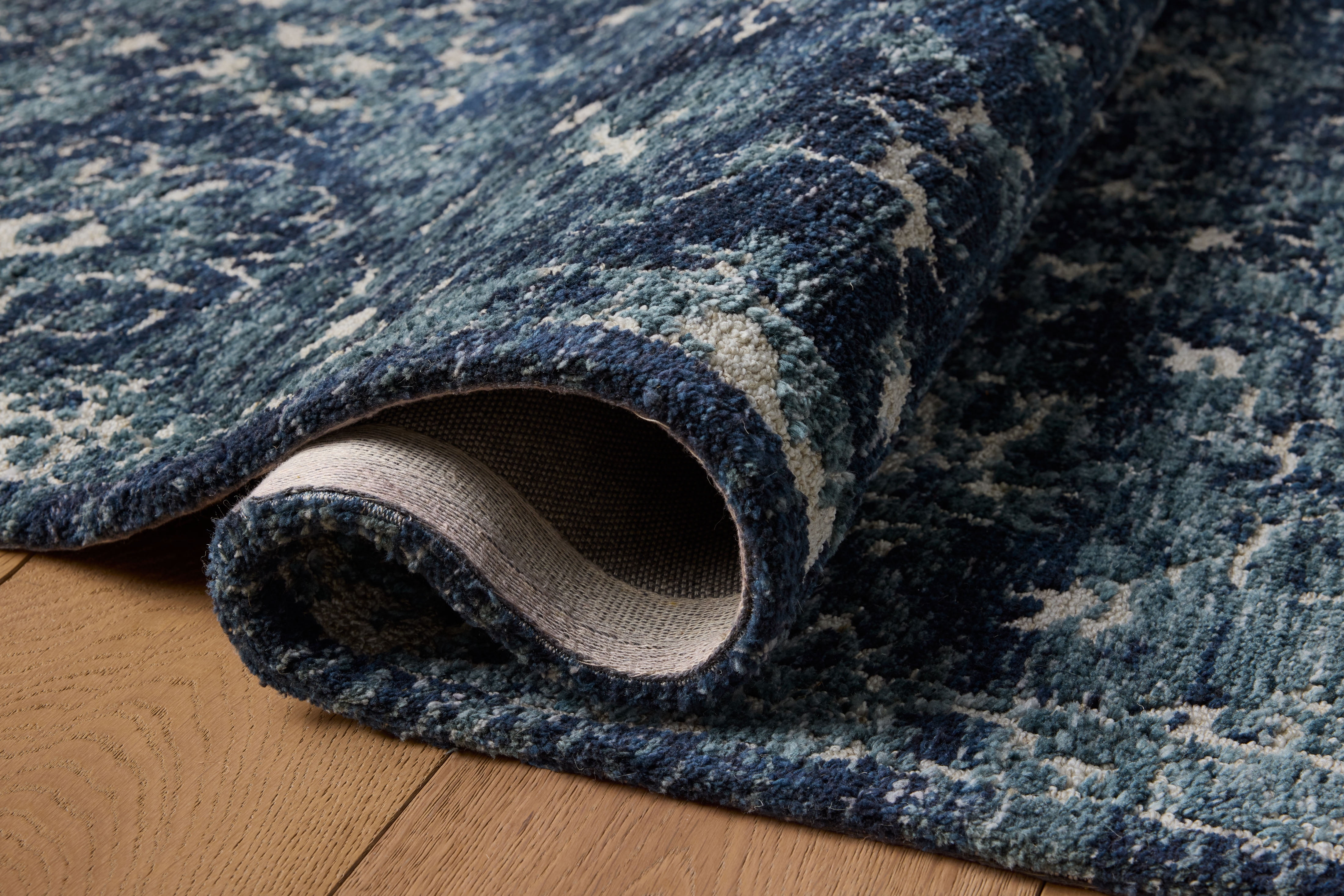 Loloi Percival Navy / Ivory 5'-0" x 7'-6" Area Rug