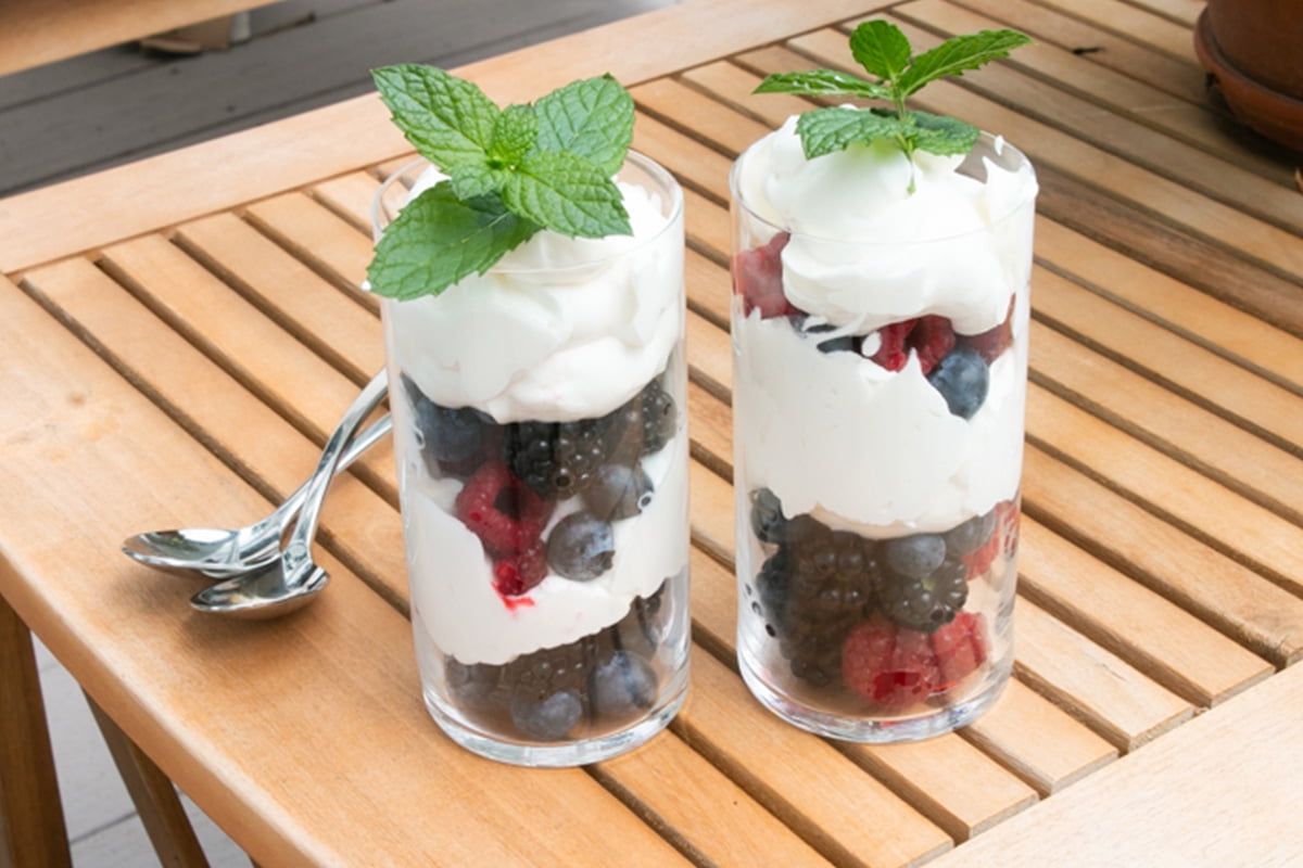 Pastry Pride Non-Dairy Ready-to-Whip Topping, 2 pound -- 12 per case.