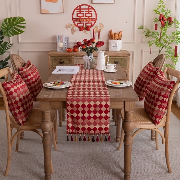 Camino de mesa festivo de Año Nuevo con borlas rojas para celebración de bodas, bandera para la cola de la cama, cómoda, funda para mueble de TV, toalla, decoración para sala de bodas