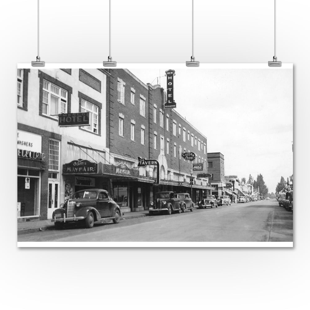 Redmond, Oregon Main Street View Photograph (36x54 Giclee Gallery Print