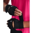 thumbnail image 1 of Guantes de Entrenamiento Under Armour Negro para Mujer, 1 of 3