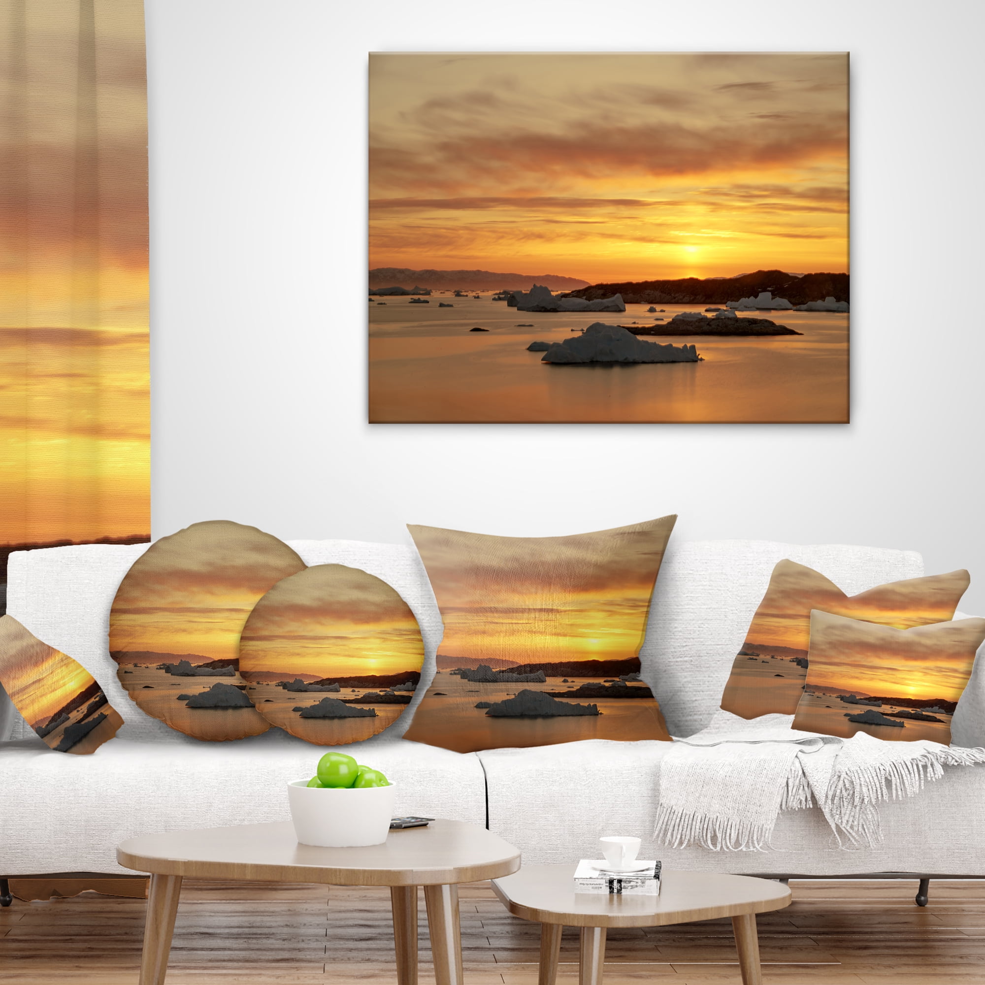 Designart Huge Icebergs on Arctic Ocean - Seascape Throw Pillow - 18x18